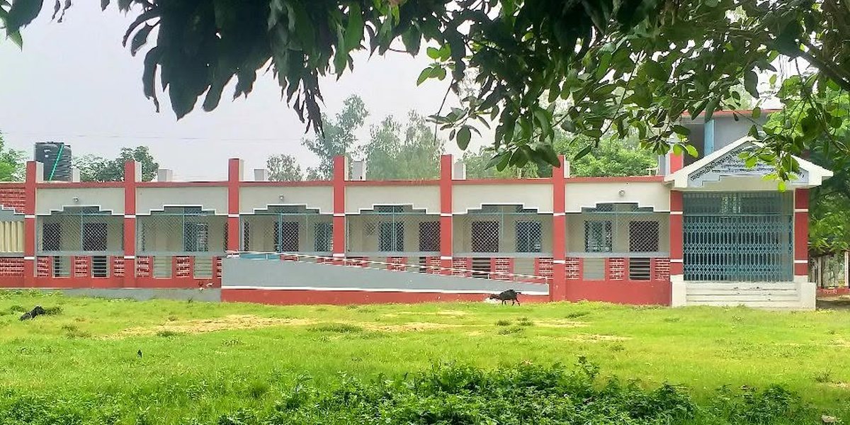 কলেজের নতুন ভবন